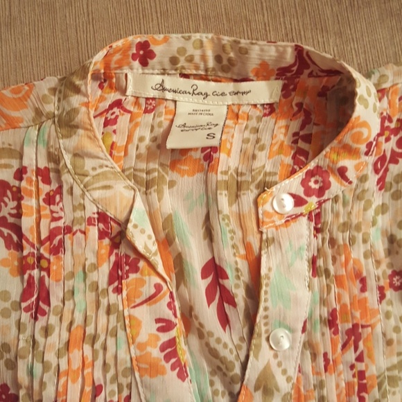 5 for $25.  American rag floral tunic Sz small - Picture 4 of 4